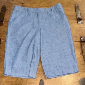 Woman’s Talbot Bermuda Shorts Light Blue Size 6